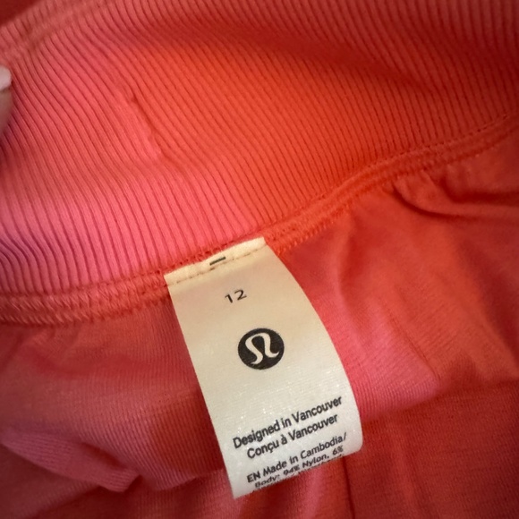 Lululemon Dance Studio High Rise shorts 3.5” size 12 - Picture 3 of 3